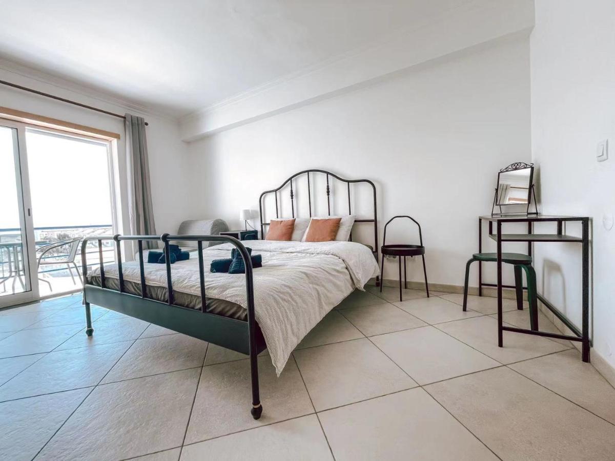 Peniche Master Bedroom With Sea View Balcony, Private Bathroom, Shared Kitchen, Swimming Pool, Surfing Resort Atouguia Da Baleia Eksteriør billede